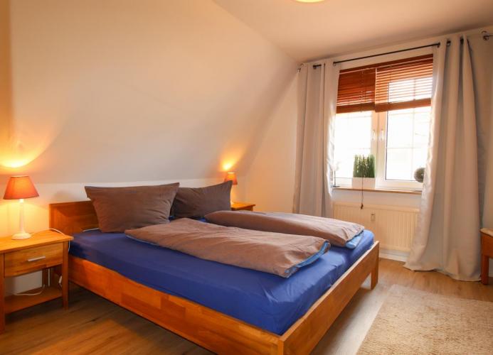 Landhaus Rosenhof 4 - Schlafzimmer - Cuxland-Fewo-Service
