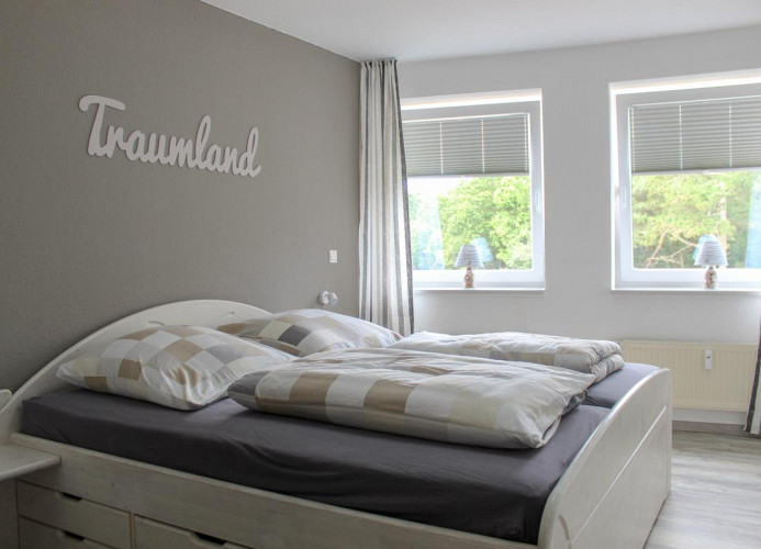 Haus Nordseebrandung 2.4  - Schlafzimmer - Cuxland-Fewo-Service